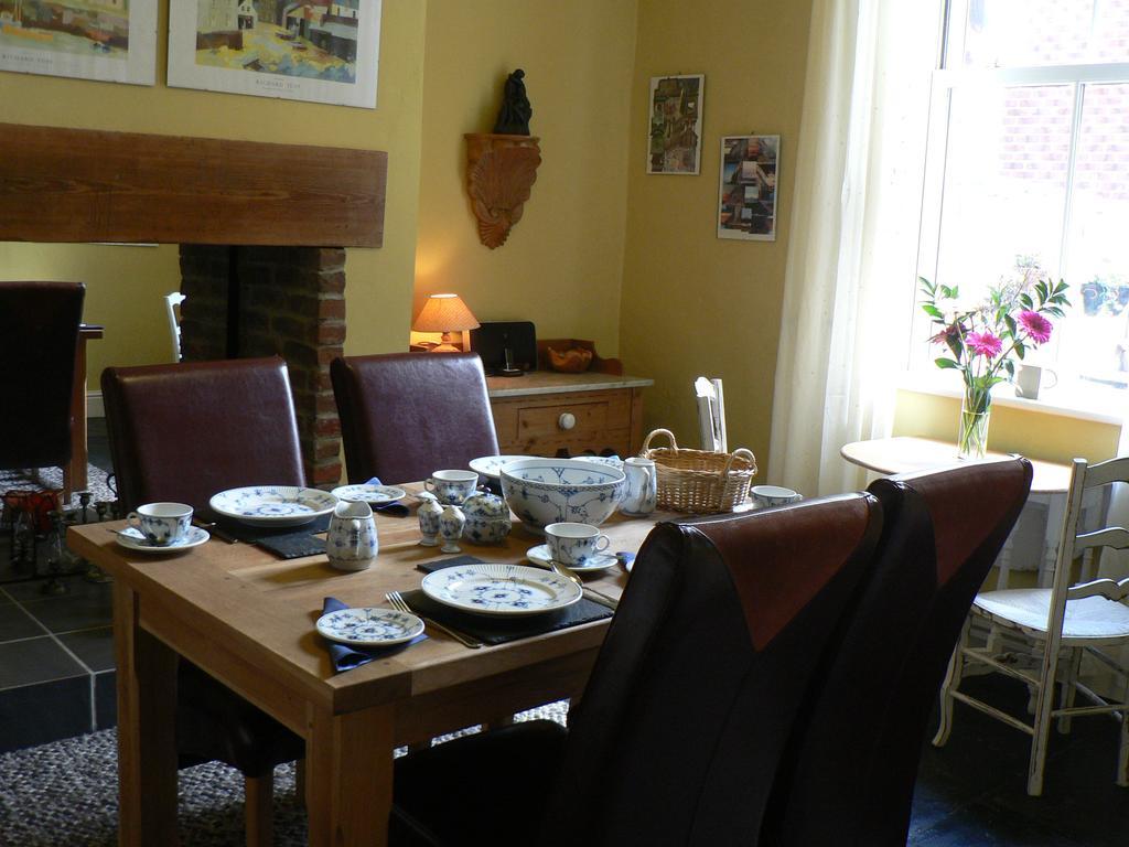 16 Franklin Bijou Boutique Bed & Breakfast Harrogate Bagian luar foto