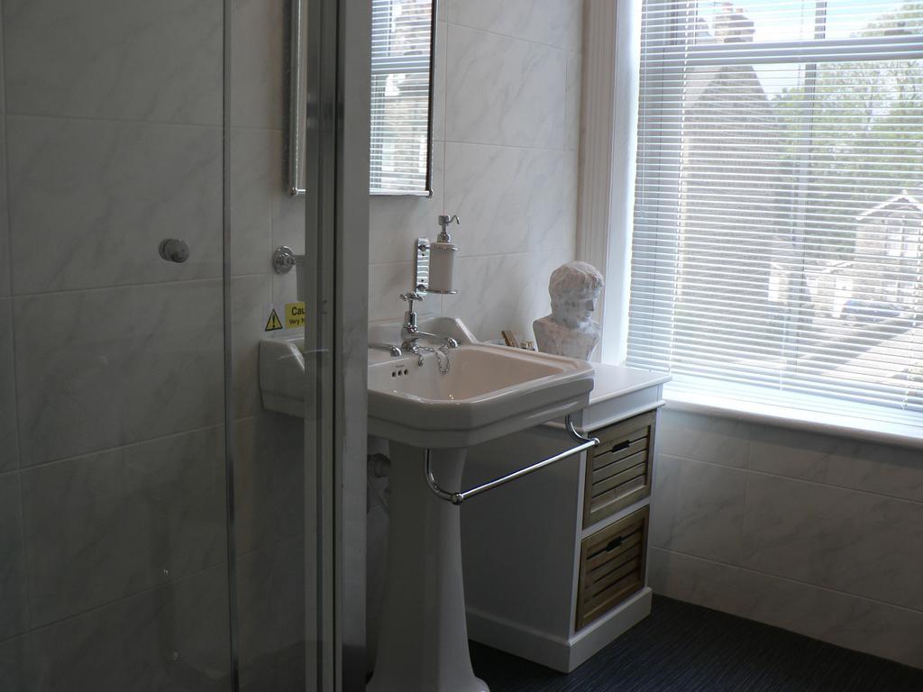 16 Franklin Bijou Boutique Bed & Breakfast Harrogate Ruang foto